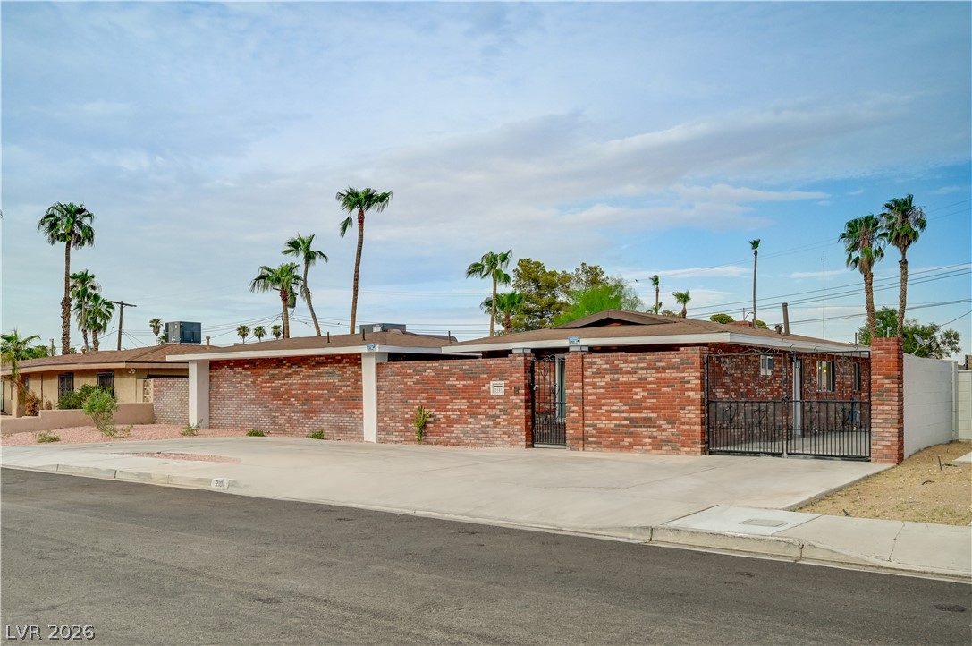 2101 Santiago Street Property Photo 2